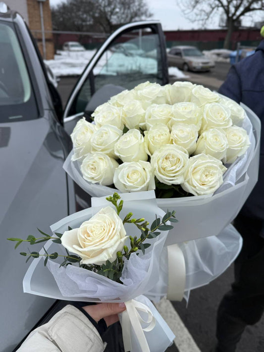 Bouquet No. 7 | White Garden Roses