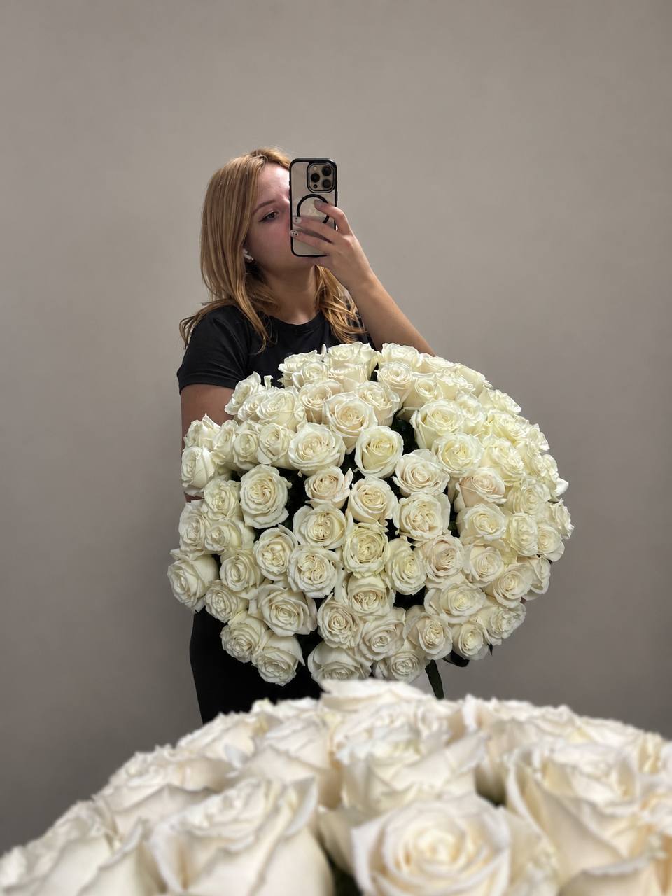 Bouquet No. 8 | 100 White Garden Roses